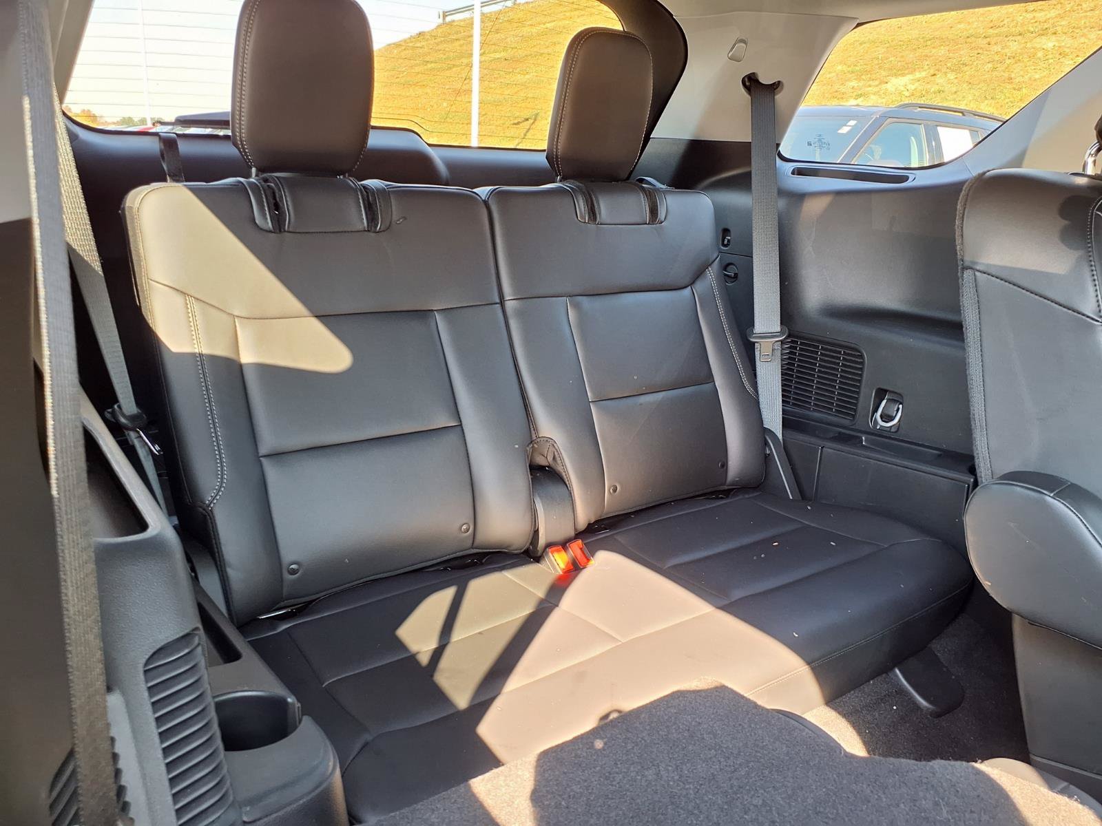 Used 2023 Ford Explorer XLT w/ Equipment Group 202A AWD/4WD image 10