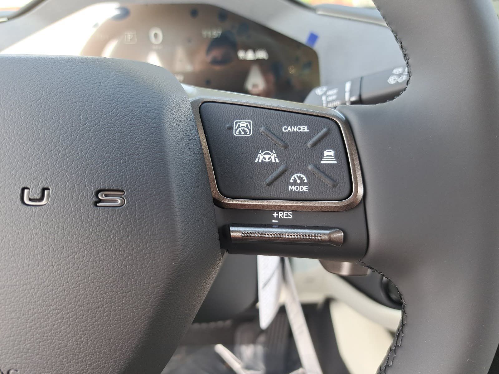 Used 2026 Lexus ES 500e w/ Convenience Package AWD/4WD image 19