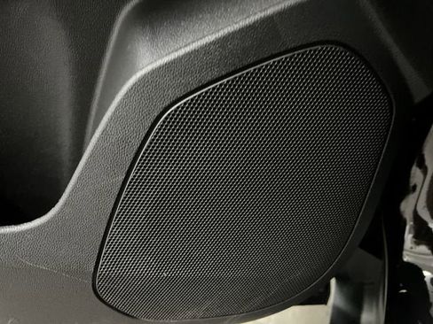 Certified 2025 Chevrolet Trax LT w/ LT Convenience Package image 23