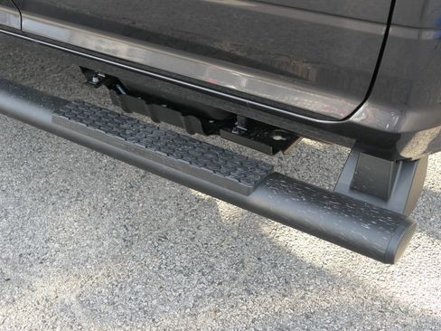 New 2026 RAM 5500 4x4 Crew Cab w/ Laramie Trim Package image 9