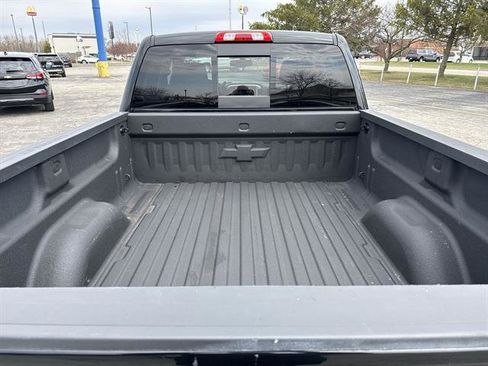 Used 2018 Chevrolet Silverado 1500 LT w/ Midnight Edition image 20