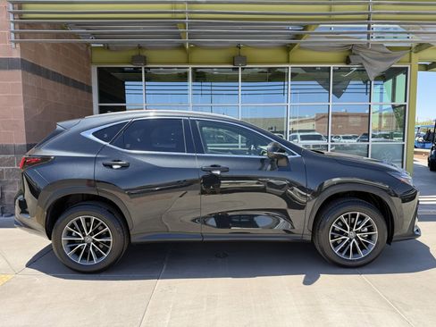 Used 2024 Lexus NX 250 FWD image 9