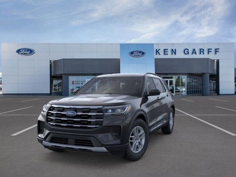 New 2025 Ford Explorer Active image 2