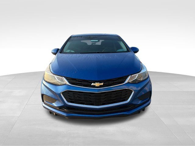 Used 2017 Chevrolet Cruze LT FWD image 2