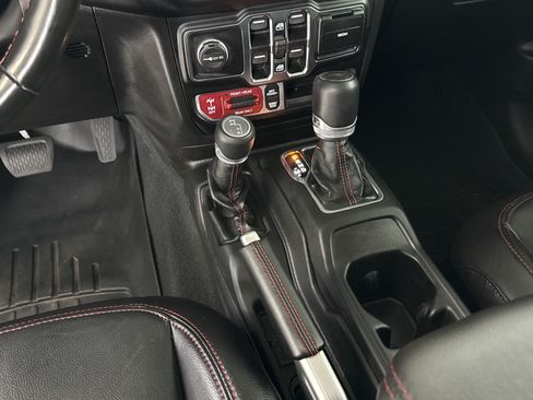 Used 2022 Jeep Gladiator Rubicon w/ LED Lighting Group AWD/4WD image 32