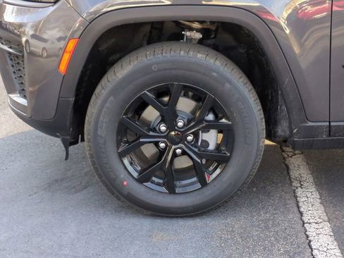 New 2026 Jeep Grand Cherokee Altitude AWD/4WD image 10