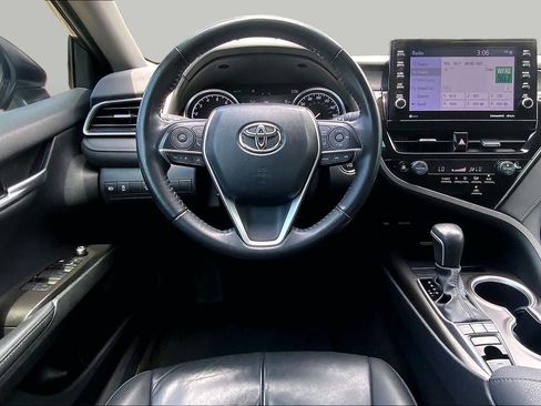 Used 2024 Toyota Camry XLE FWD image 6