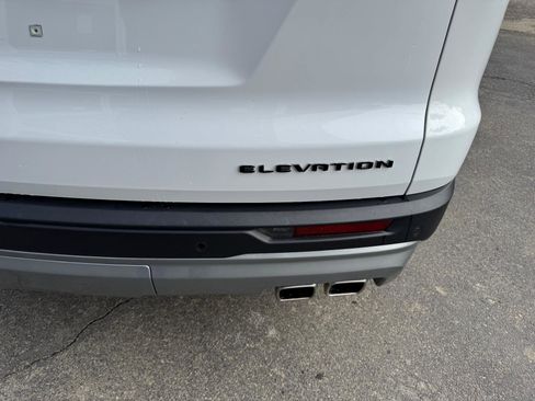 Used 2025 GMC Acadia Elevation image 16