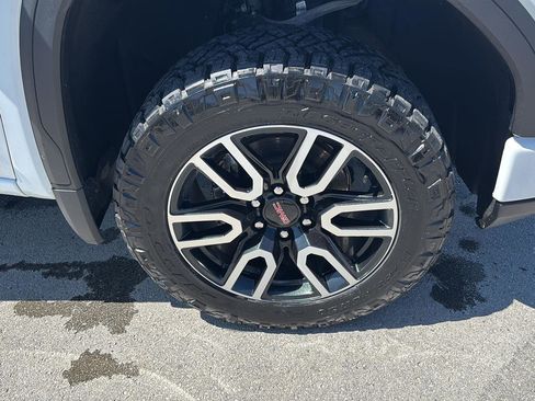 Used 2023 GMC Sierra 1500 AT4 w/ AT4 Premium Package image 15