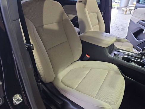 Used 2022 Chevrolet Traverse LT FWD image 38