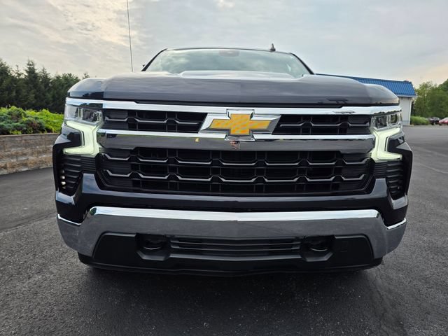 Used 2023 Chevrolet Silverado 1500 LT w/ Z71 Off-Road Package AWD/4WD image 6