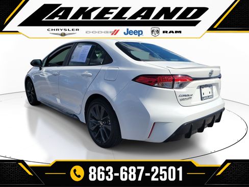 Used 2025 Toyota Corolla SE FWD image 6