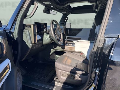 Used 2024 GMC Hummer EV 2X w/ Extreme Off-Road Package image 9