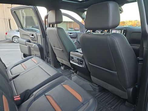 Used 2022 GMC Sierra 1500 AT4 w/ AT4 Premium Package image 11