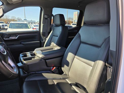 Used 2025 GMC Sierra 1500 SLT RWD image 9