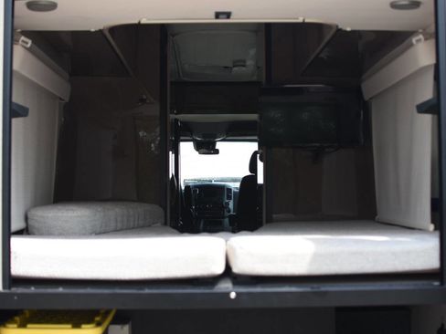 Used 2018 Mercedes-Benz Sprinter 3500 image 23