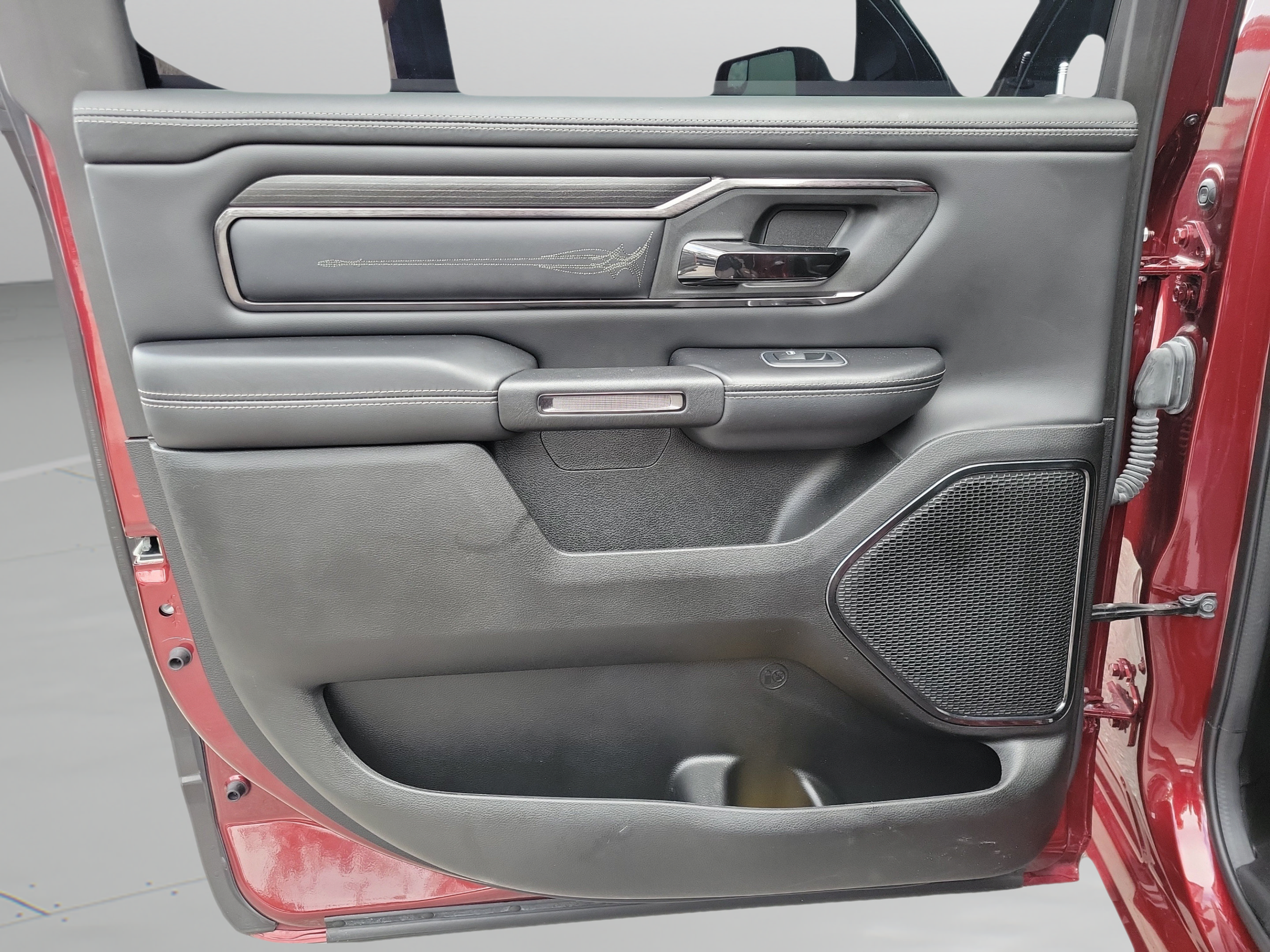 Used 2023 RAM 1500 Limited w/ Body Color Bumper Group AWD/4WD image 11
