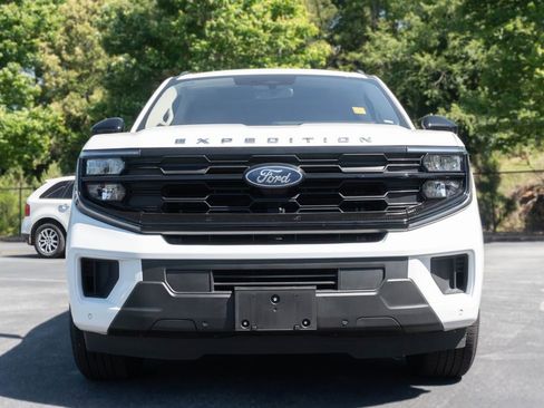 Used 2025 Ford Expedition Max Active RWD image 3