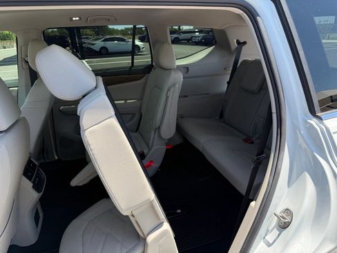 Used 2024 Volkswagen Atlas SE w/ Panoramic Sunroof Package FWD image 25