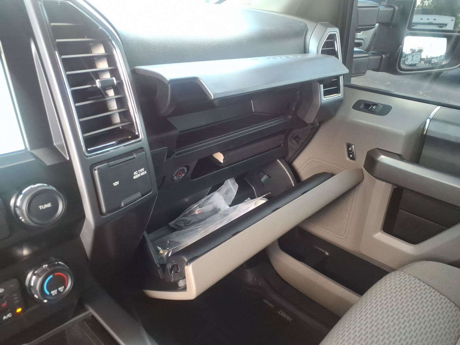 Used 2019 Ford F250 XLT w/ XLT Premium Package AWD/4WD image 28