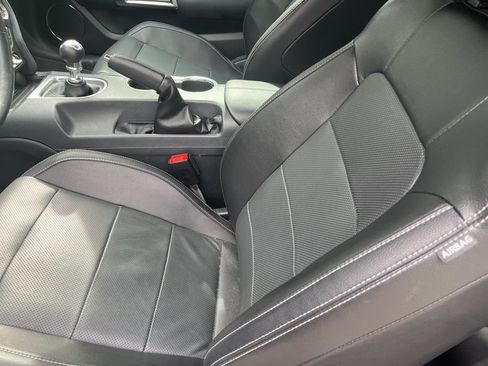 Used 2022 Ford Mustang GT Premium image 13