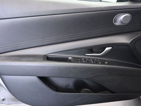 Used 2022 Hyundai Elantra Blue image 20