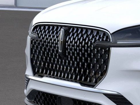 New 2026 Lincoln Aviator AWD image 17