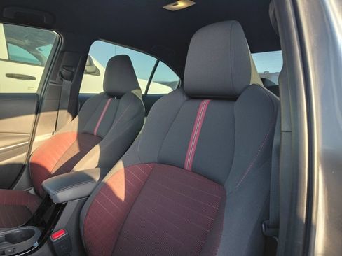 Used 2025 Toyota Corolla SE FWD image 9
