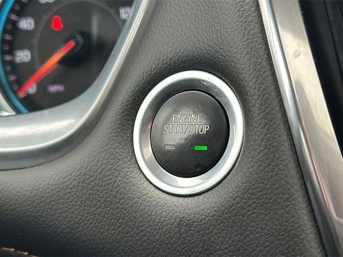 Used 2021 Chevrolet Traverse Premier image 20