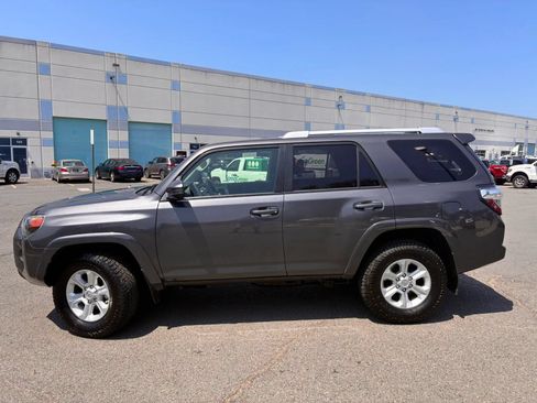 Used 2016 Toyota 4Runner 4WD image 4