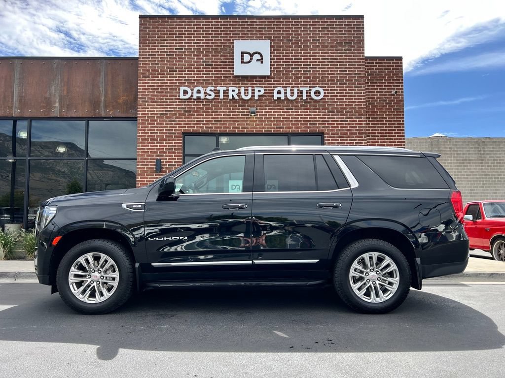 Used 2023 GMC Yukon SLT w/ Max Trailering Package AWD/4WD image 3