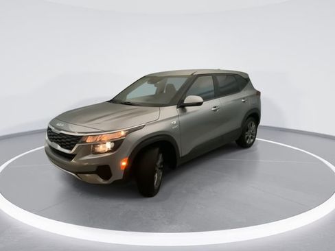 Used 2023 Kia Seltos LX AWD/4WD image 8