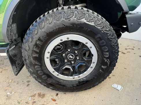 Used 2022 Ford Bronco Badlands w/ Sasquatch Package AWD/4WD image 8