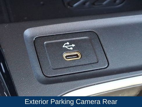 Used 2024 Mercedes-Benz GLB 250 4MATIC image 14