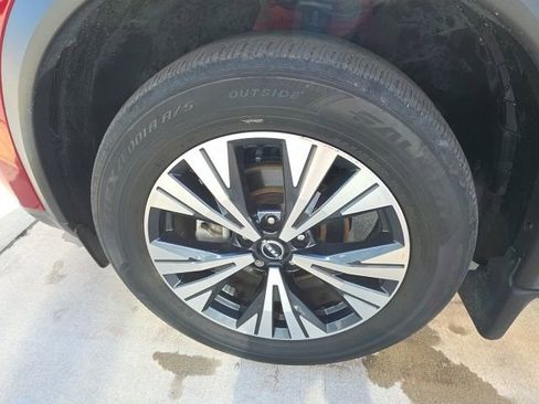 Used 2023 Nissan Rogue SV FWD image 10