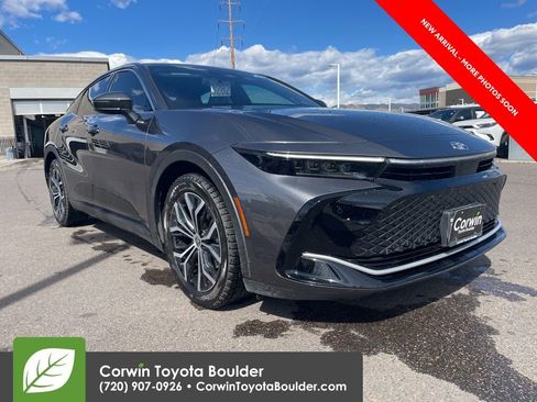 Used 2023 Toyota Crown Limited AWD/4WD image 1