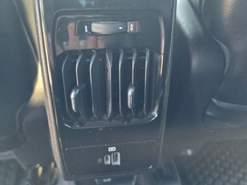 Used 2023 Jeep Compass Latitude w/ Convenience Group AWD/4WD image 11