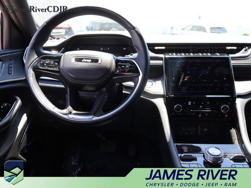 Used 2022 Jeep Grand Cherokee L Overland w/ Luxury Tech Group IV AWD/4WD image 20