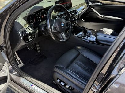 Used 2019 BMW M550i xDrive w/ Premium Package 2