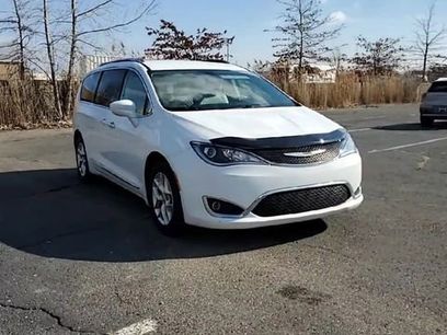 Used 2018 Chrysler Pacifica Touring-L Plus