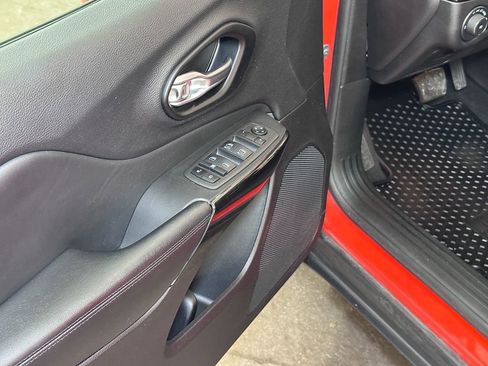 Certified 2021 Jeep Cherokee Latitude Plus image 24