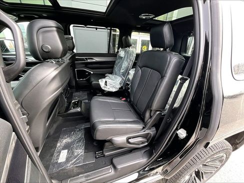 New 2026 Jeep Grand Wagoneer Limited AWD/4WD image 15