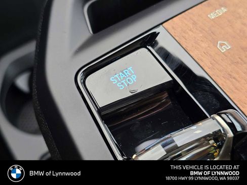 New 2026 BMW iX xDrive60 w/ Executive Package image 30