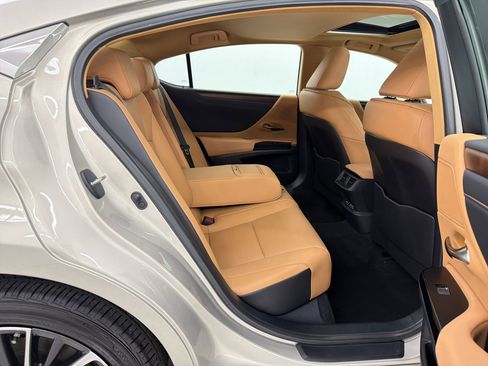 Certified 2025 Lexus ES 350 w/ Premium Package FWD image 28