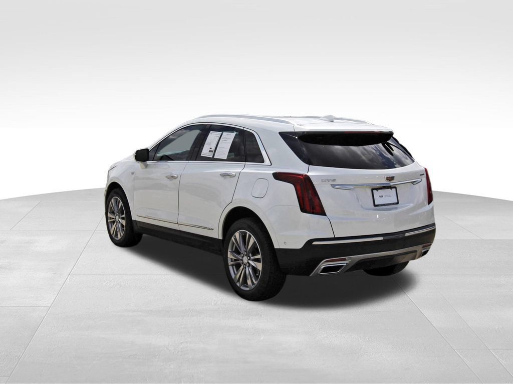 Certified 2023 Cadillac XT5 Premium Luxury w/ Technology Package FWD image 3