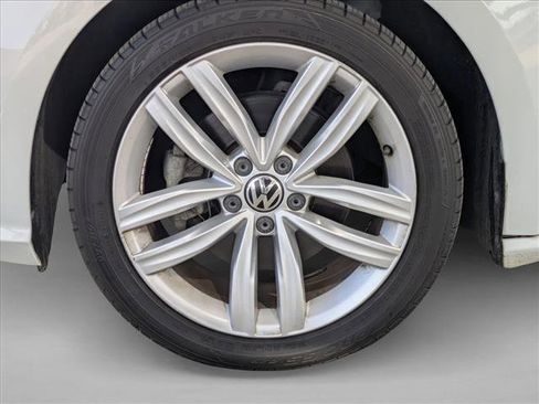 Used 2018 Volkswagen Passat 2.0T SE image 9