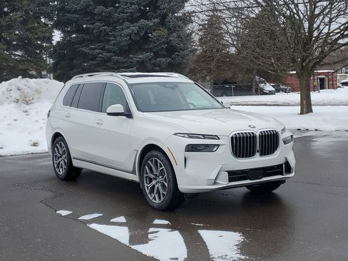 New 2026 BMW X7 xDrive40i w/ Premium Package image 4