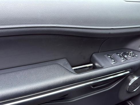 Used 2023 Ford Expedition XLT image 12