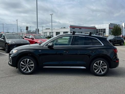 Used 2022 Audi Q5 2.0T Premium w/ Convenience Package AWD/4WD image 2