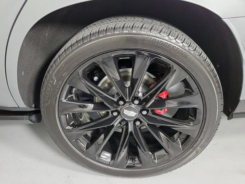 Used 2025 Cadillac Escalade V AWD/4WD image 9